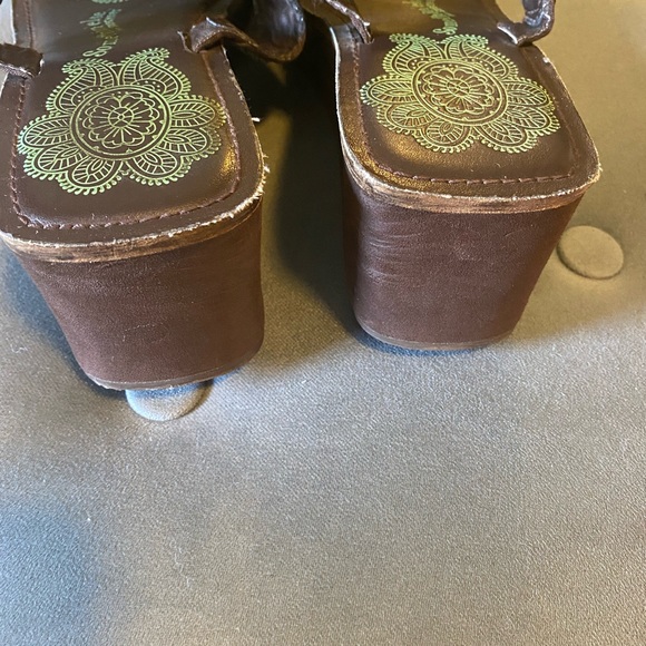 Sketchers wedge sandals - Picture 2 of 4